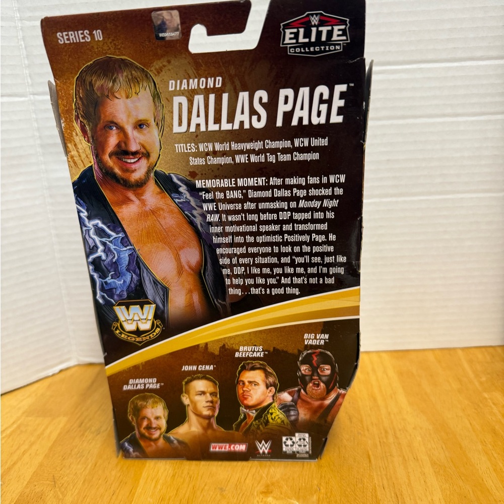WWE Elite Series 10 Diamond Dallas Page Action Figure - Black and Gold - Picture 2 of 2